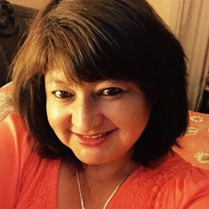 Meet your Posher, Lupita